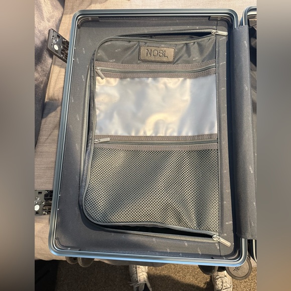NOBL Carry-On: All-In-One - GREAT CONDITION - Picture 13 of 16